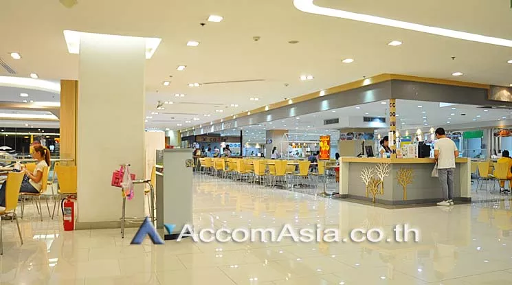5  Retail / Showroom For Rent in Silom ,Bangkok BTS Sala Daeng - MRT Silom at United Center AA13542